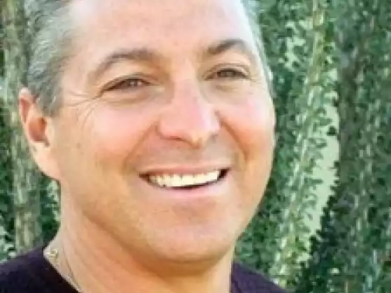 Rich Goldsand,
Health & Wellness
Expert at Simposium Musim Gugur 2023